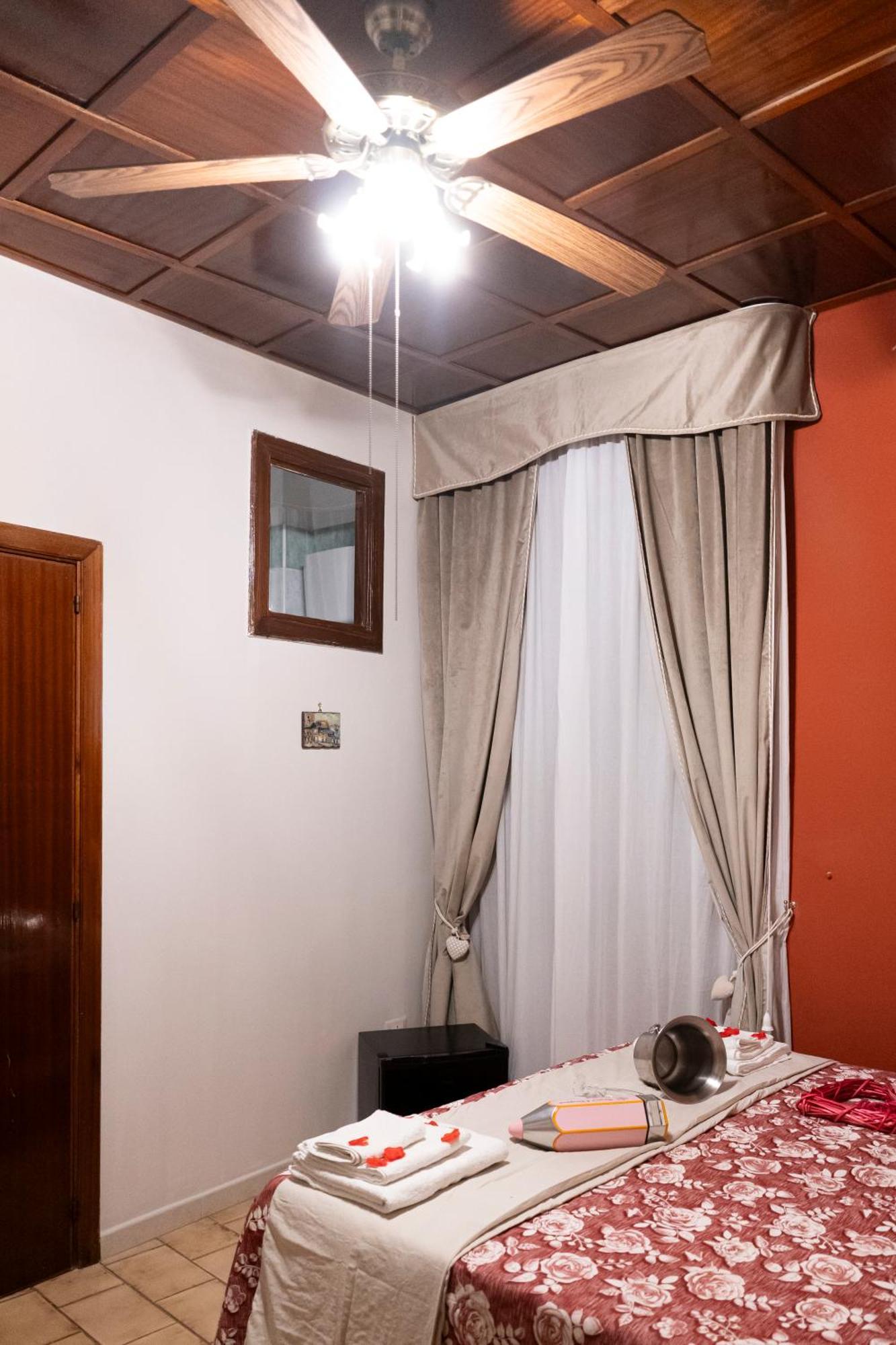 Affitta Camera Don Vittorio - Napoli Portacapuana Zewnętrze zdjęcie